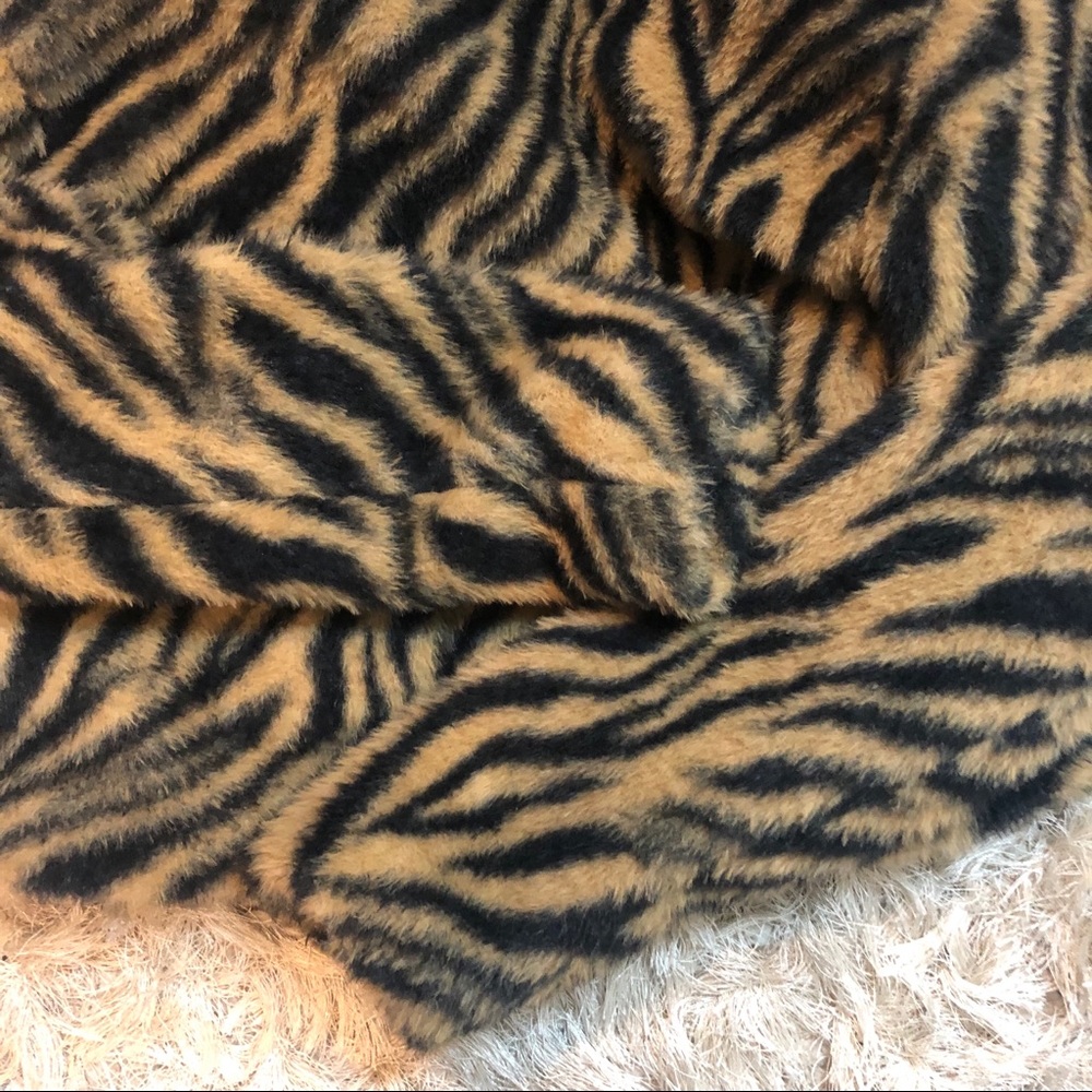 Cropped Tiger Jacket - image 6